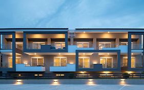 Sithonia Suites Luxury Apartments 4 Beds